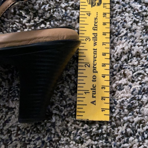 Softspots Neima Black Patent- Size 8.5W - Picture 12 of 12